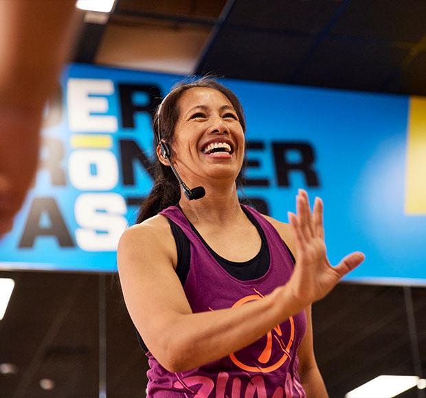 eos trainer leading a dance class